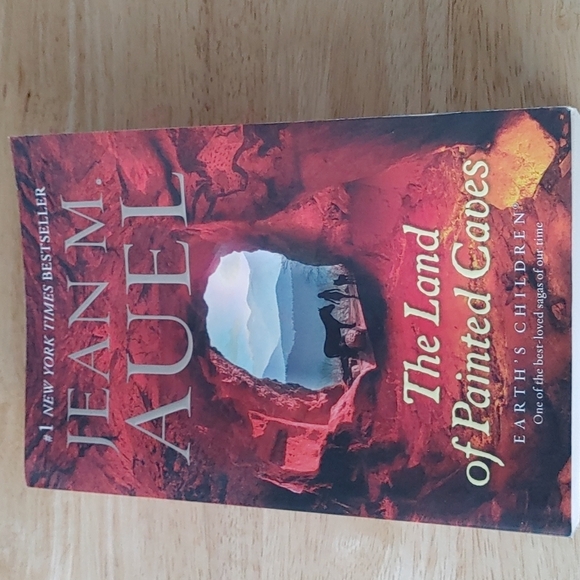 Jean Auel Shelters of Stone and The Land of Painted Caves Novels - Picture 2 of 11